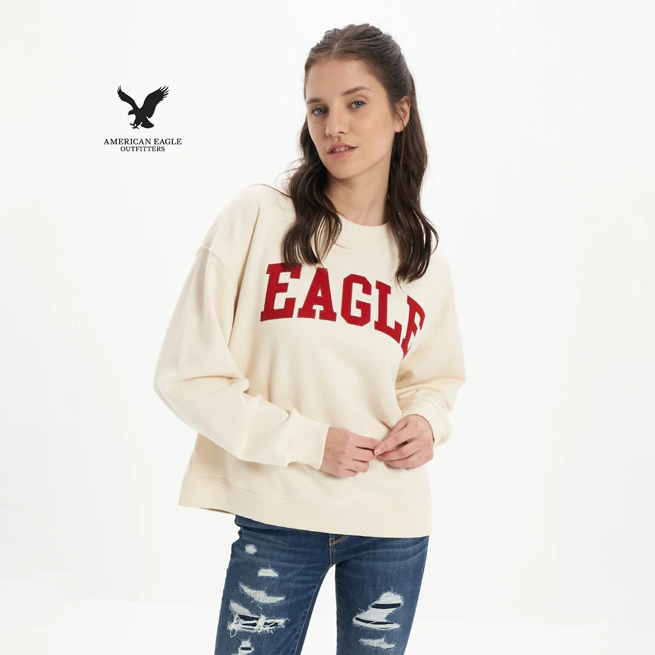 سويت شيرت نسائي أبيض بياقة مستديرة مع طباعة من American Eagle