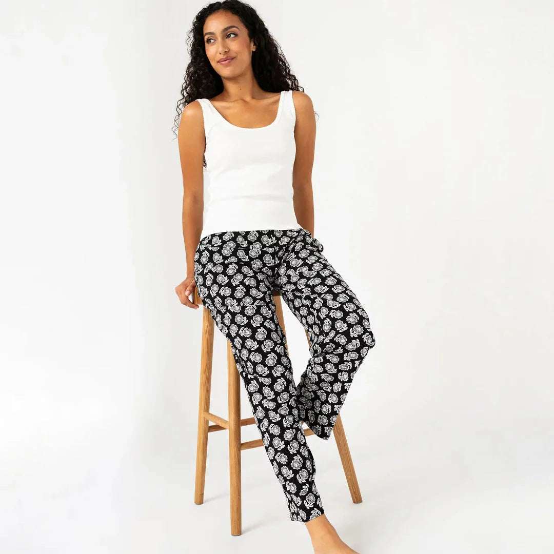 MODISLY - PRINTED VISCOSE WIDE PAJAMA PANTS | بنطال بيجاما واسع من فيسكوز مطبوع – أسود – موديسلي