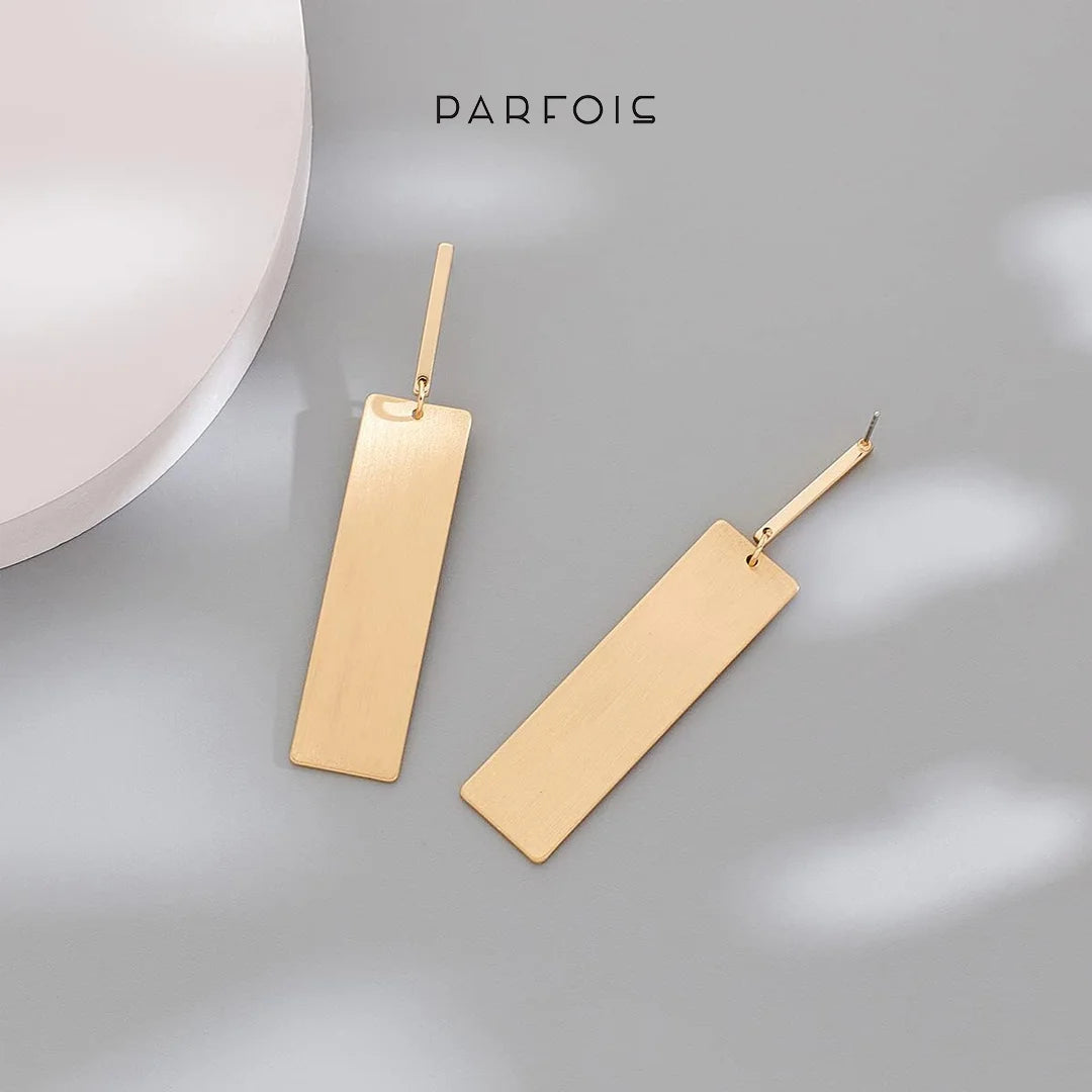 حلق نسائي ذهبي طويل متدلٍ من Parfois