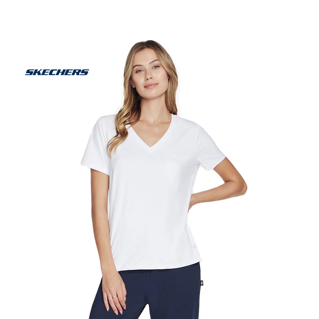 تيشيرت سكيتشرز نسائي Godri Serene Performance بياقة V – قميص رياضي خفيف للجري والتدريب