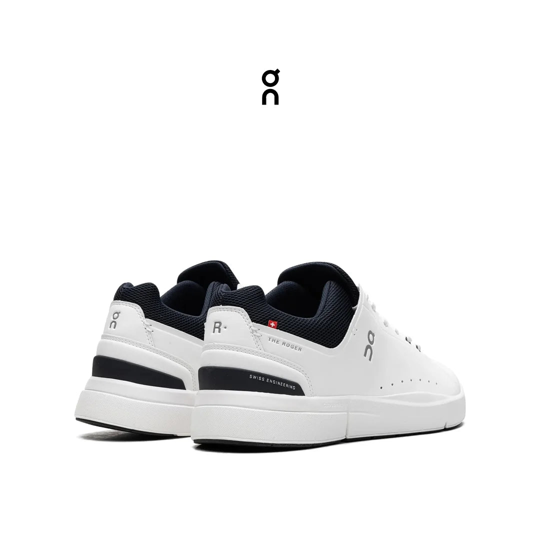 سنيكرز On The Roger Advantage باللون الأبيض والنيلي –