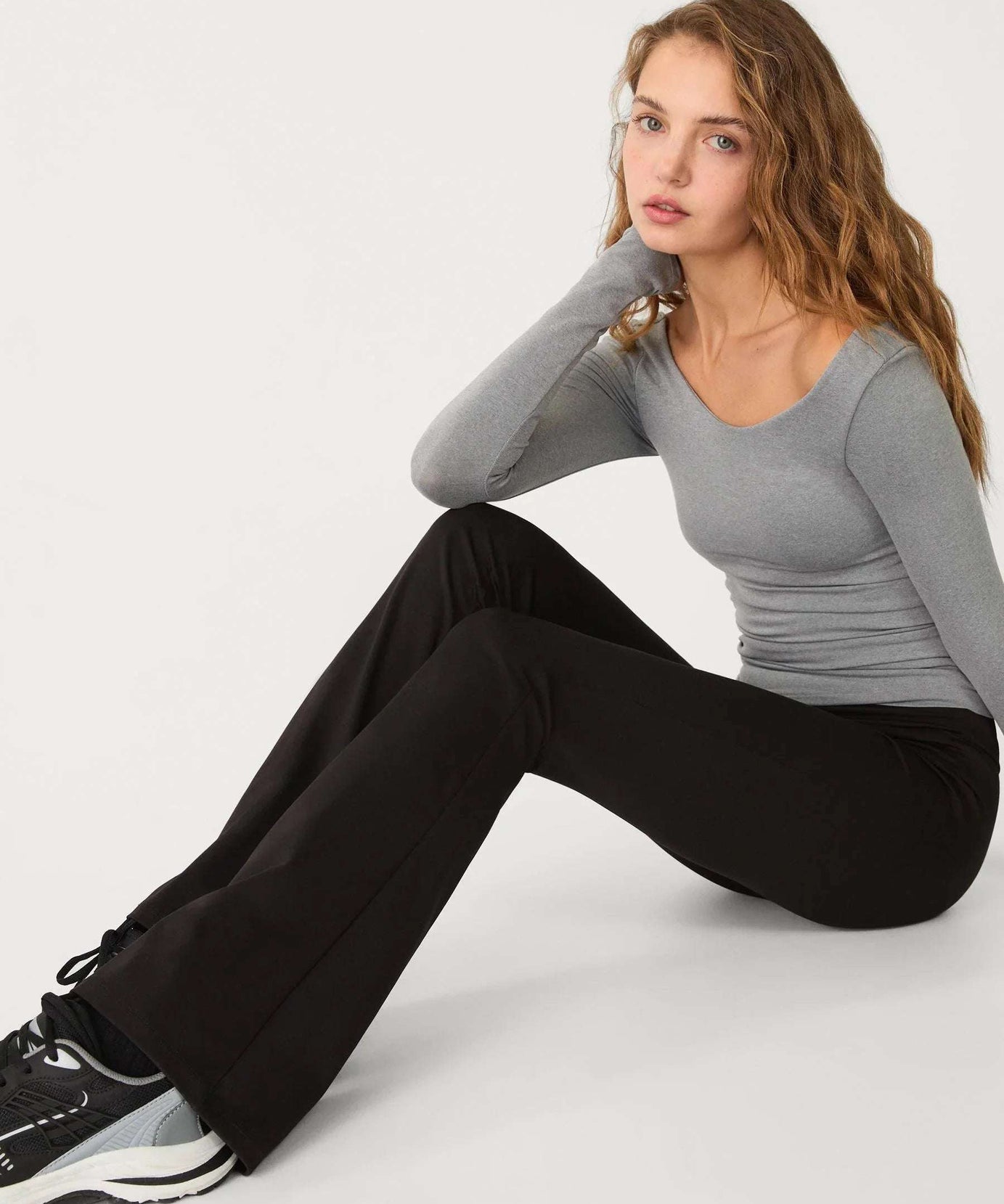 ليقنز رياضي أسود بقصة واسعة | Black Flared Sculpt Leggings