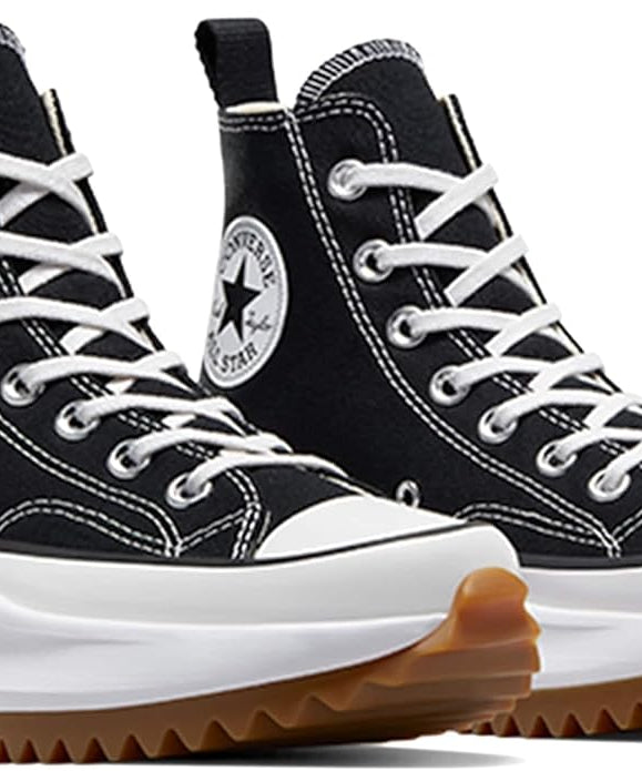 حذاء رياضي نسائي من Converse – تصميم كلاسيكي بعنق عالي ونعل متين