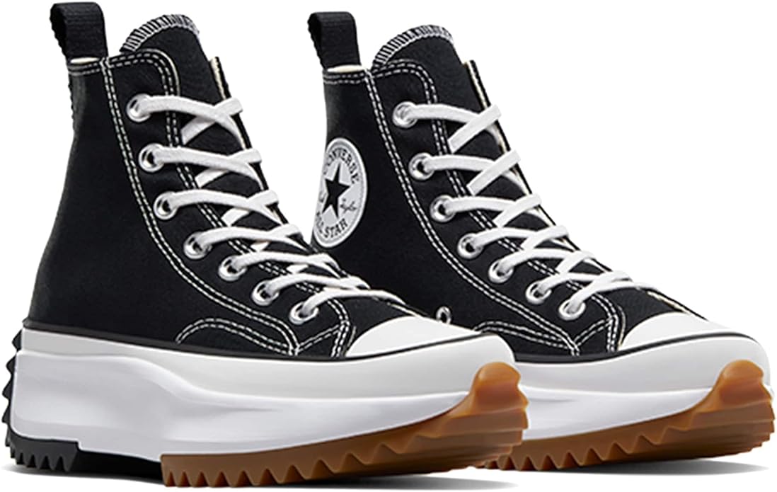 حذاء رياضي نسائي من Converse – تصميم كلاسيكي بعنق عالي ونعل متين