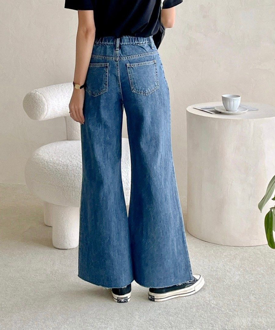 بنطلون جينز نسائي واسع بستايل كوري وتفصيل بلونين