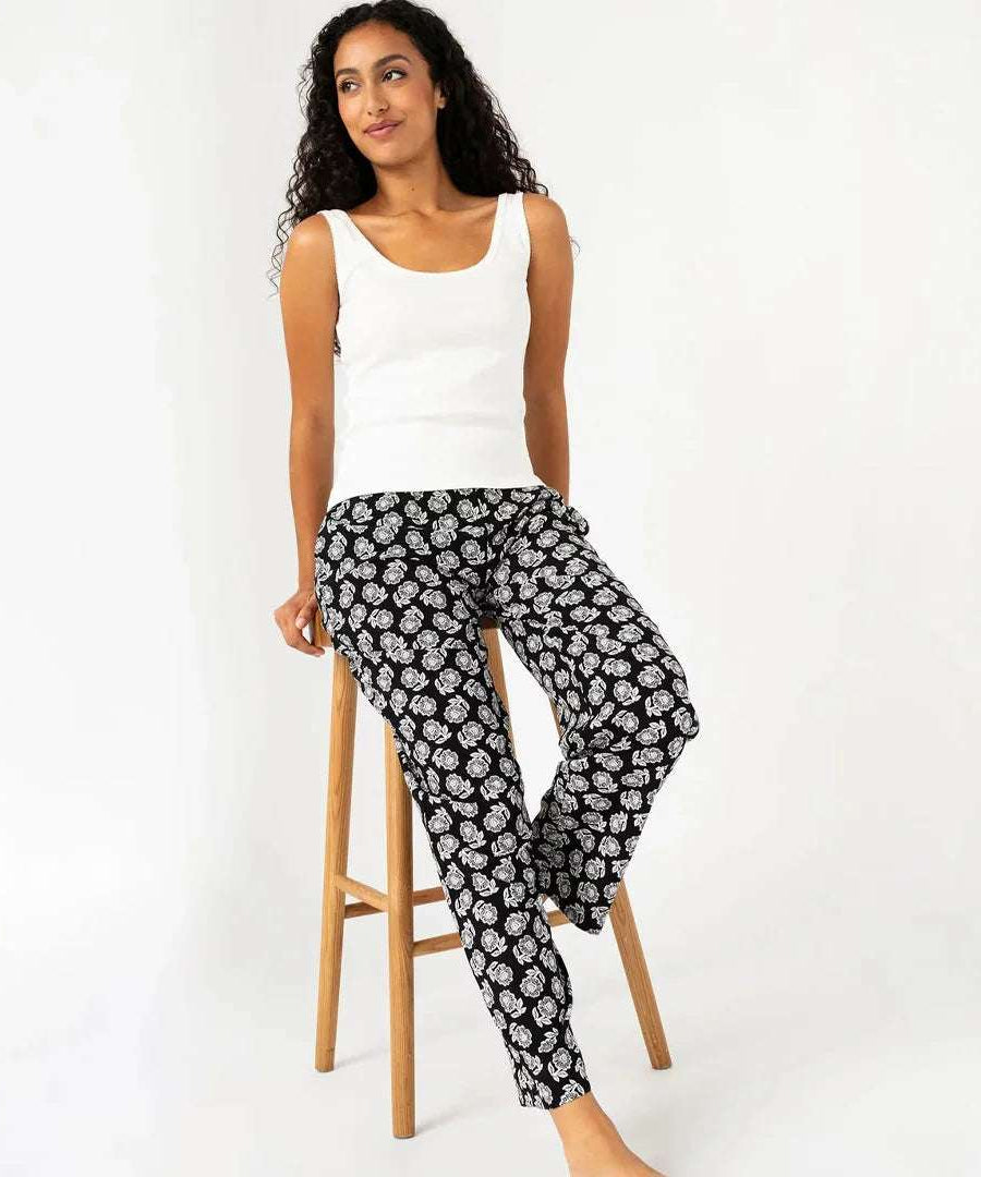 MODISLY - PRINTED VISCOSE WIDE PAJAMA PANTS | بنطال بيجاما واسع من فيسكوز مطبوع – أسود – موديسلي