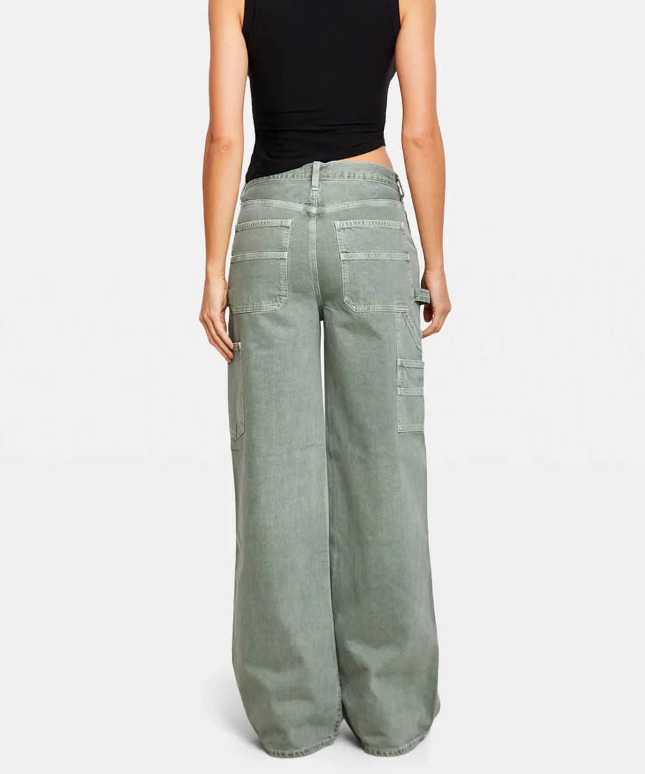 بنطال جينز كاربنتر نسائي أخضر فاتح من Magda