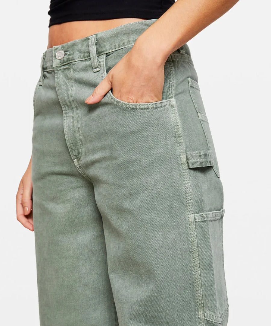 بنطال جينز كاربنتر نسائي أخضر فاتح من Magda