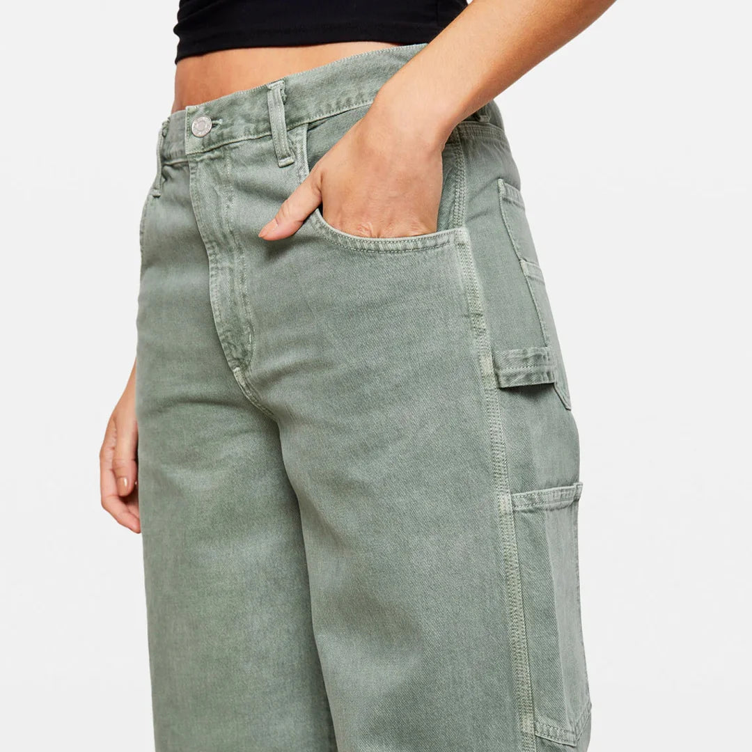 بنطال جينز كاربنتر نسائي أخضر فاتح من Magda