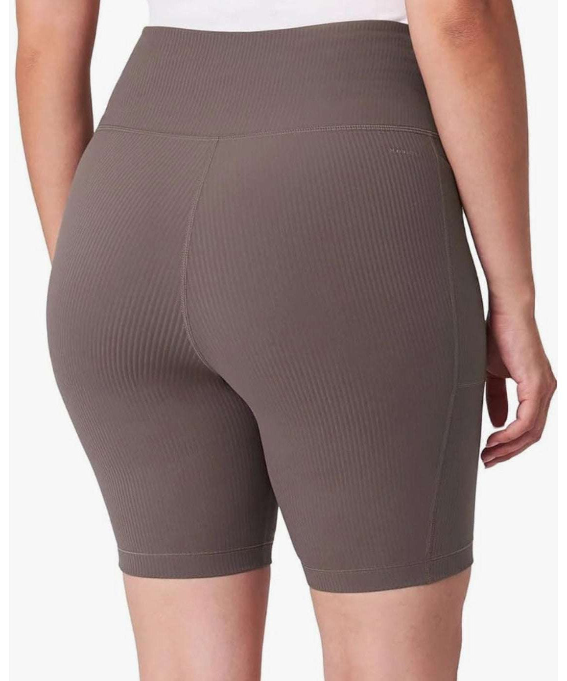 شورت بايك نسائي مضلع بخصر عالٍ وجيوب جانبية | Mondetta Women's Ribbed High Waist Bike Shorts with Pockets