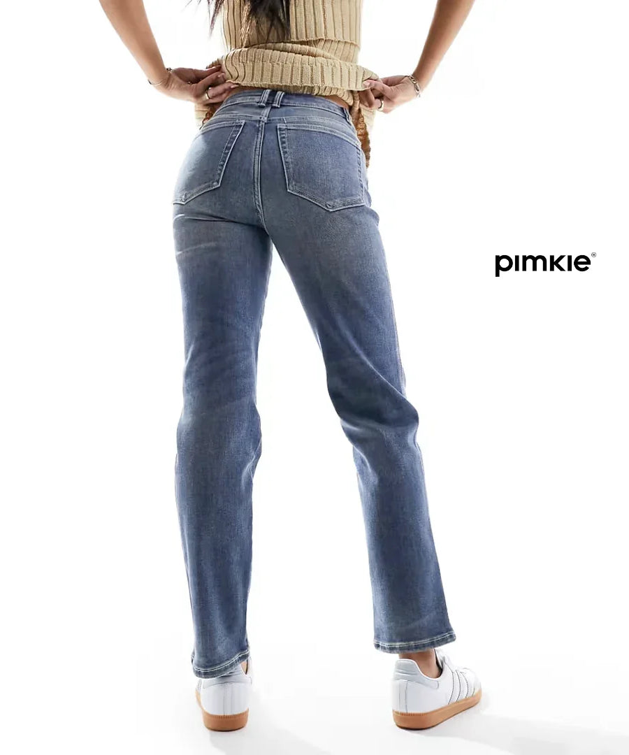 بنطلون جينز بقصة ضيقة ومستقيمة