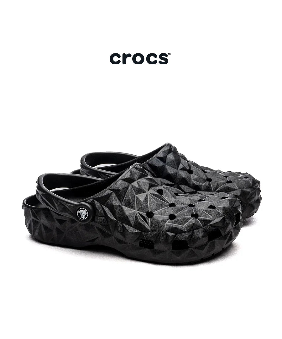 كروكس نسائي كلاسيك بتصميم هندسي ثلاثي الأبعاد – Crocs Classic Geometric Clog
