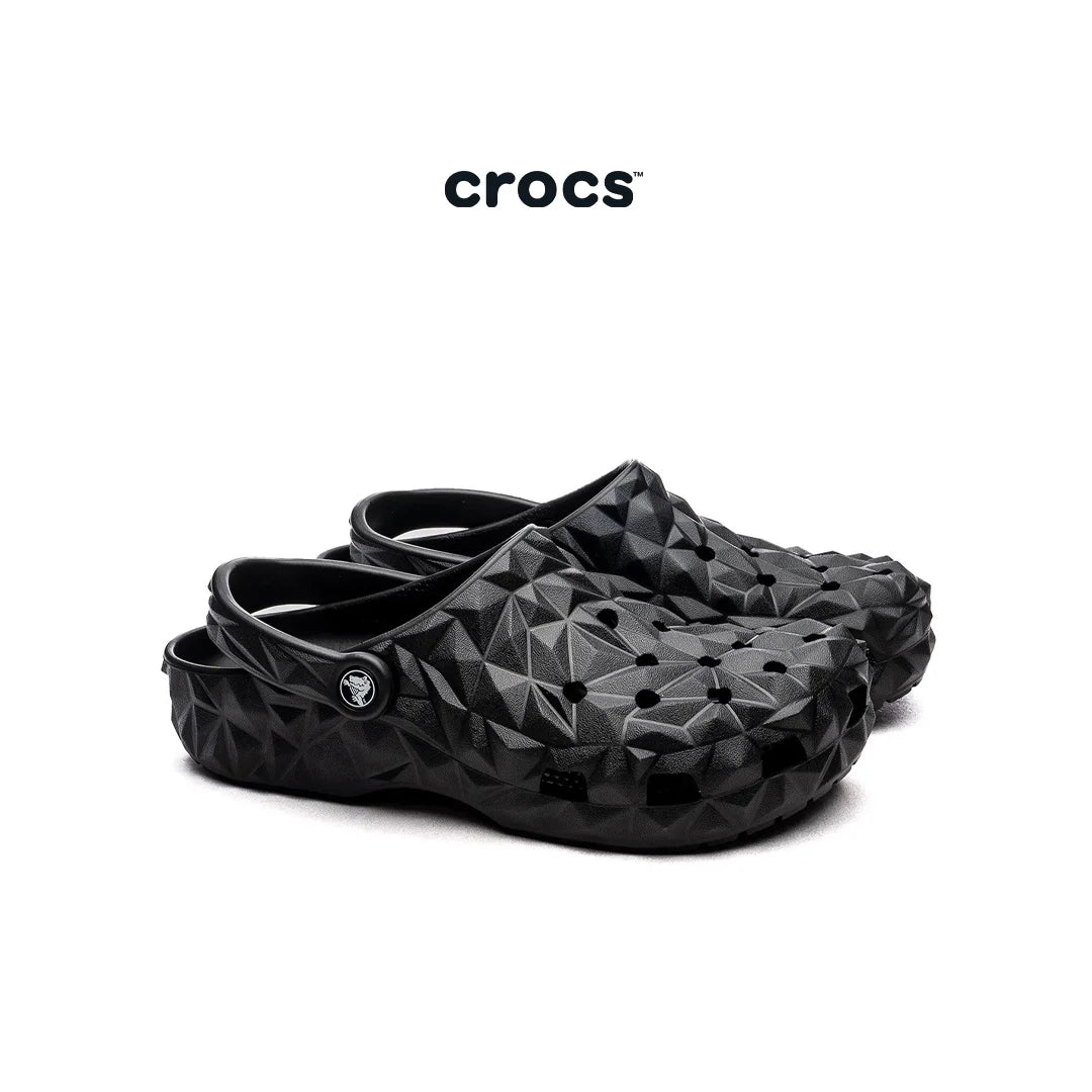 كروكس نسائي كلاسيك بتصميم هندسي ثلاثي الأبعاد – Crocs Classic Geometric Clog