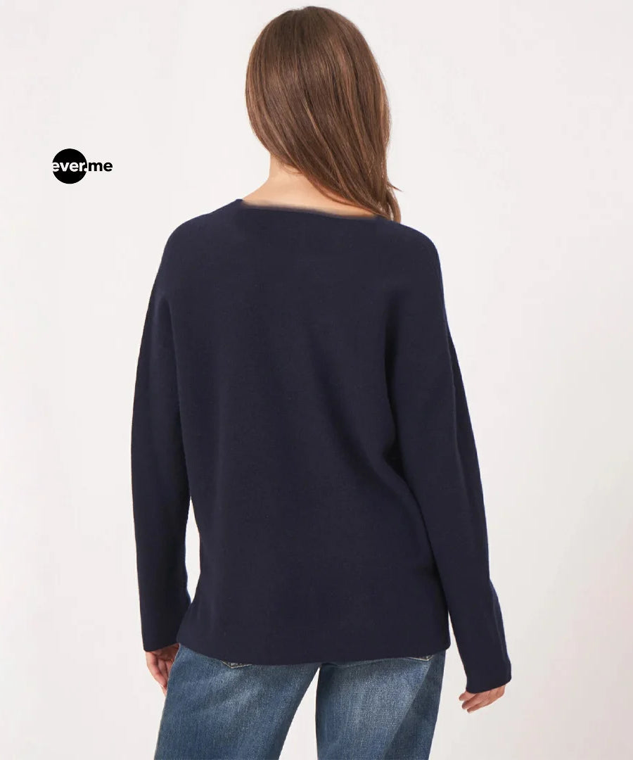 كنزة كاشمير برقبة V من ever.me – تصميم محبوك بدون خياطة