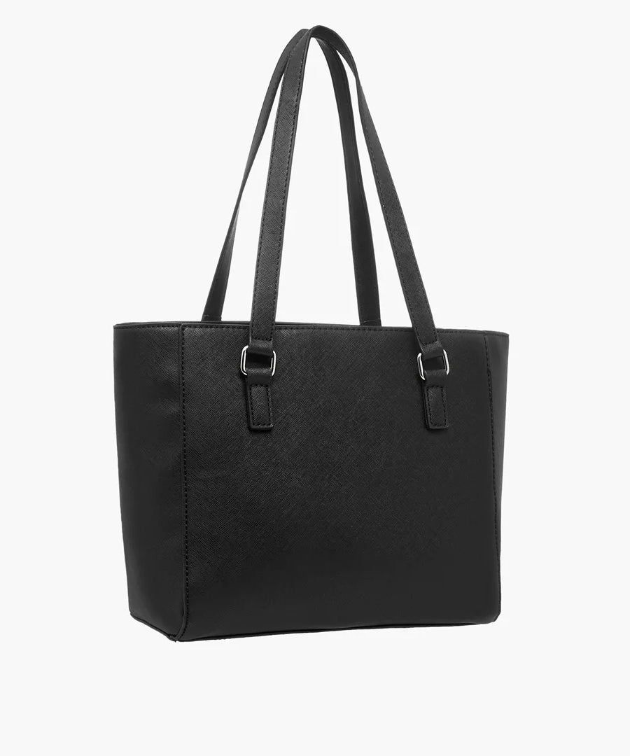 حقيبة نسائية من Guess بتصميم Lockwood