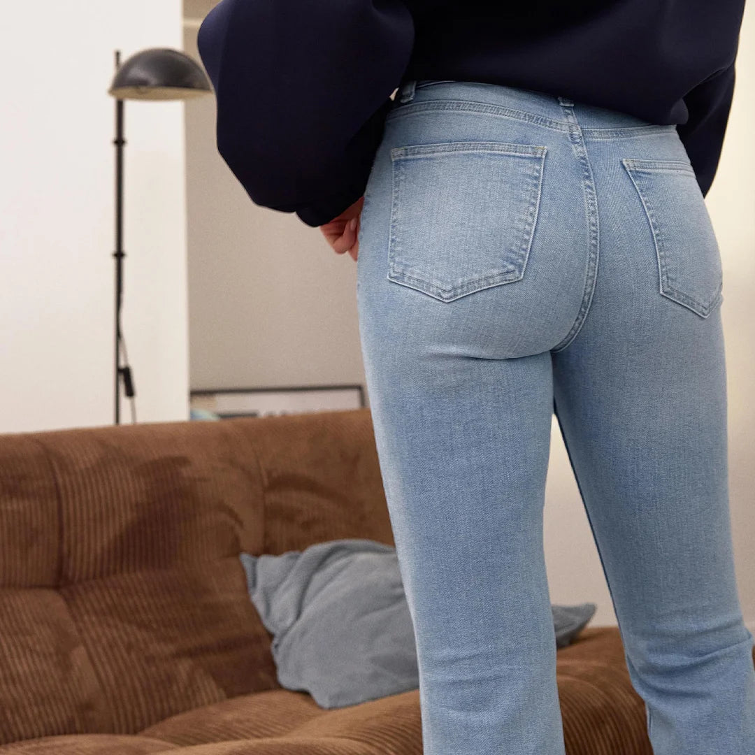 بنطال جينز واسع Flared من H&M – مجموعة DIVIDED