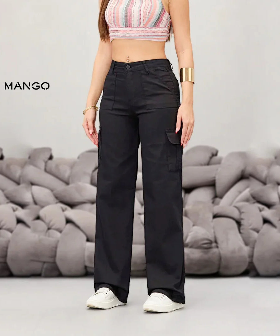 بنطال واسع بجيوب كارجو من Mango