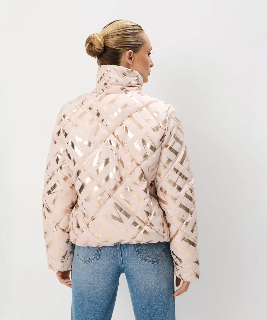 جاكيت نسائي من Mohito – تصميم أنيق وعصري