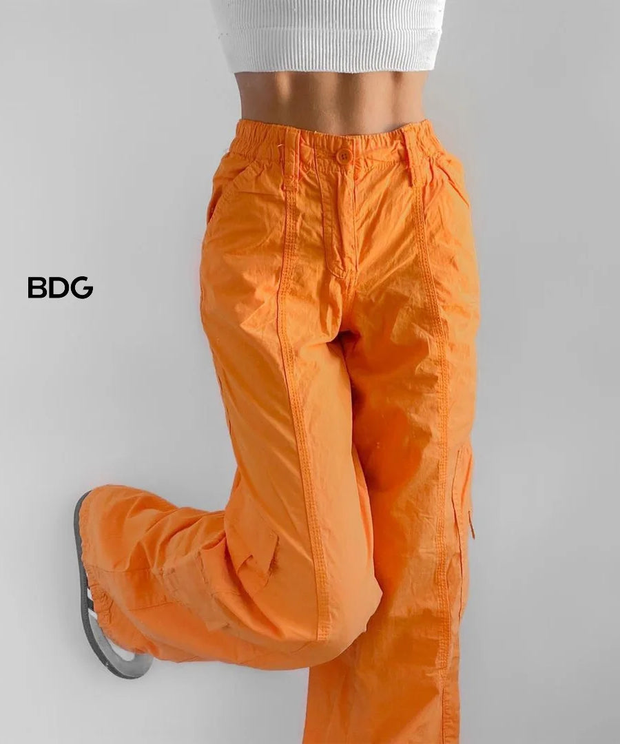 بنطلون نسائي برتقالي من BDG – Urban Outfitters