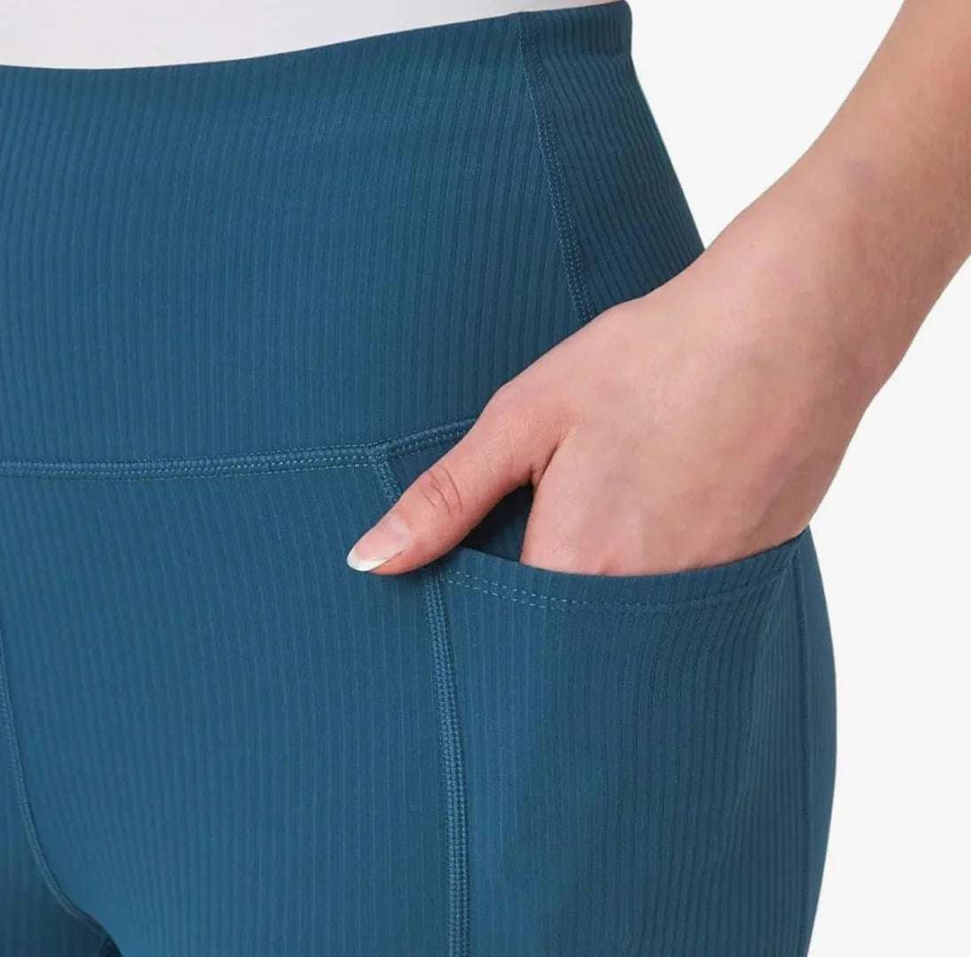 Side view showing dual pockets on Mondetta shorts