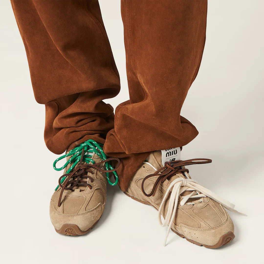 سنيكرز New Balance X Miu Miu 530 SL من الشمواه