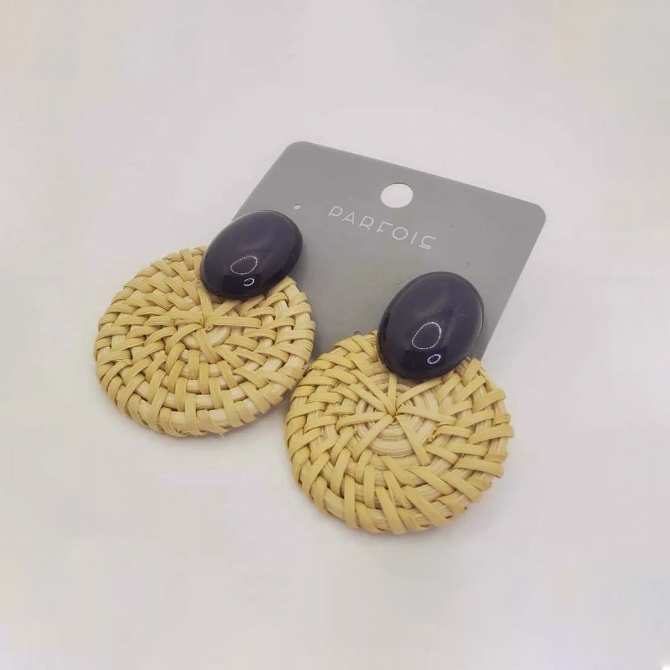 أقراط نسائية دائرية بتصميم خوص من PARFOIS