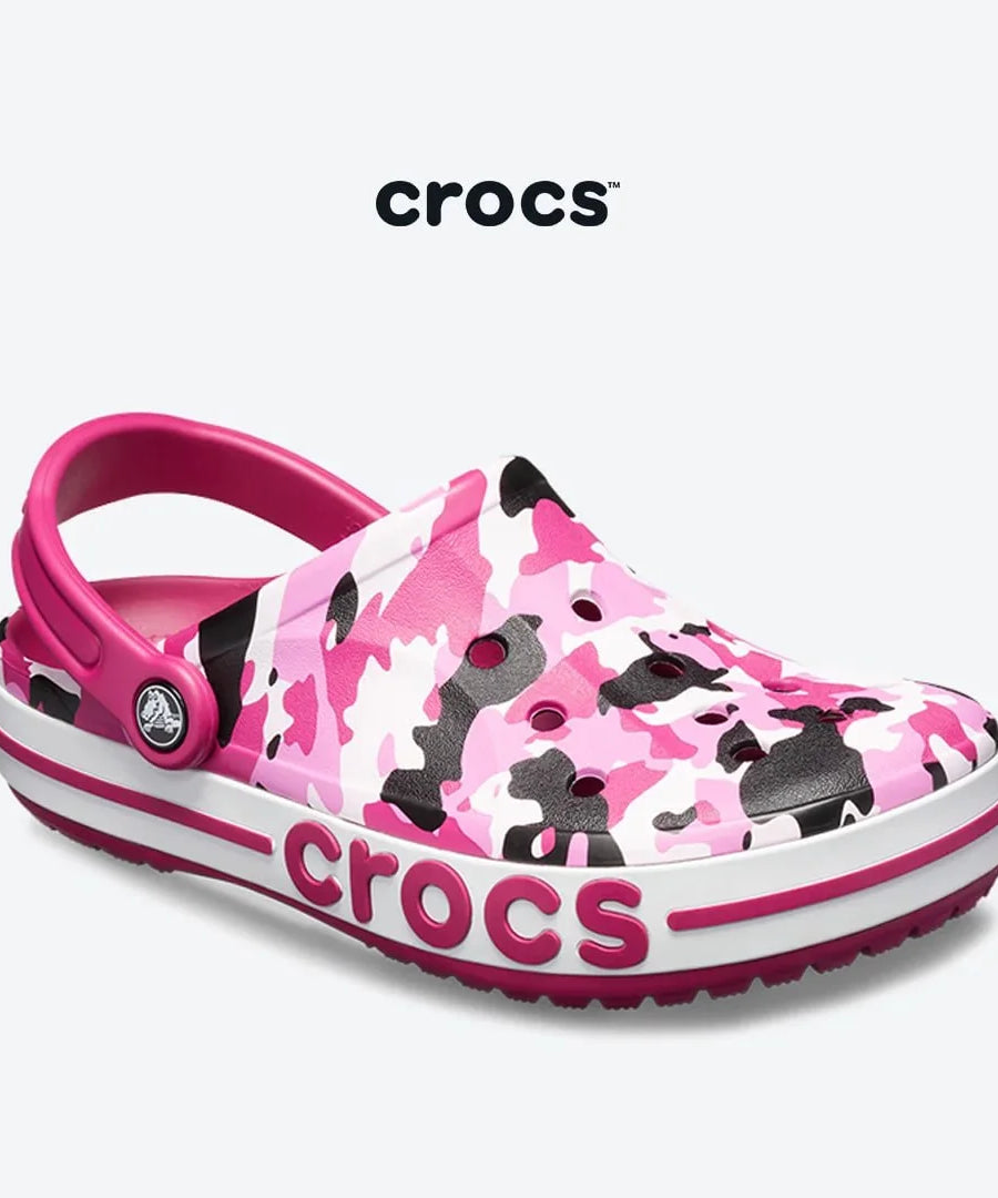 كروكس نسائي وردي Bayaband Camo من Crocs – خفيف، عملي، وأنيق
