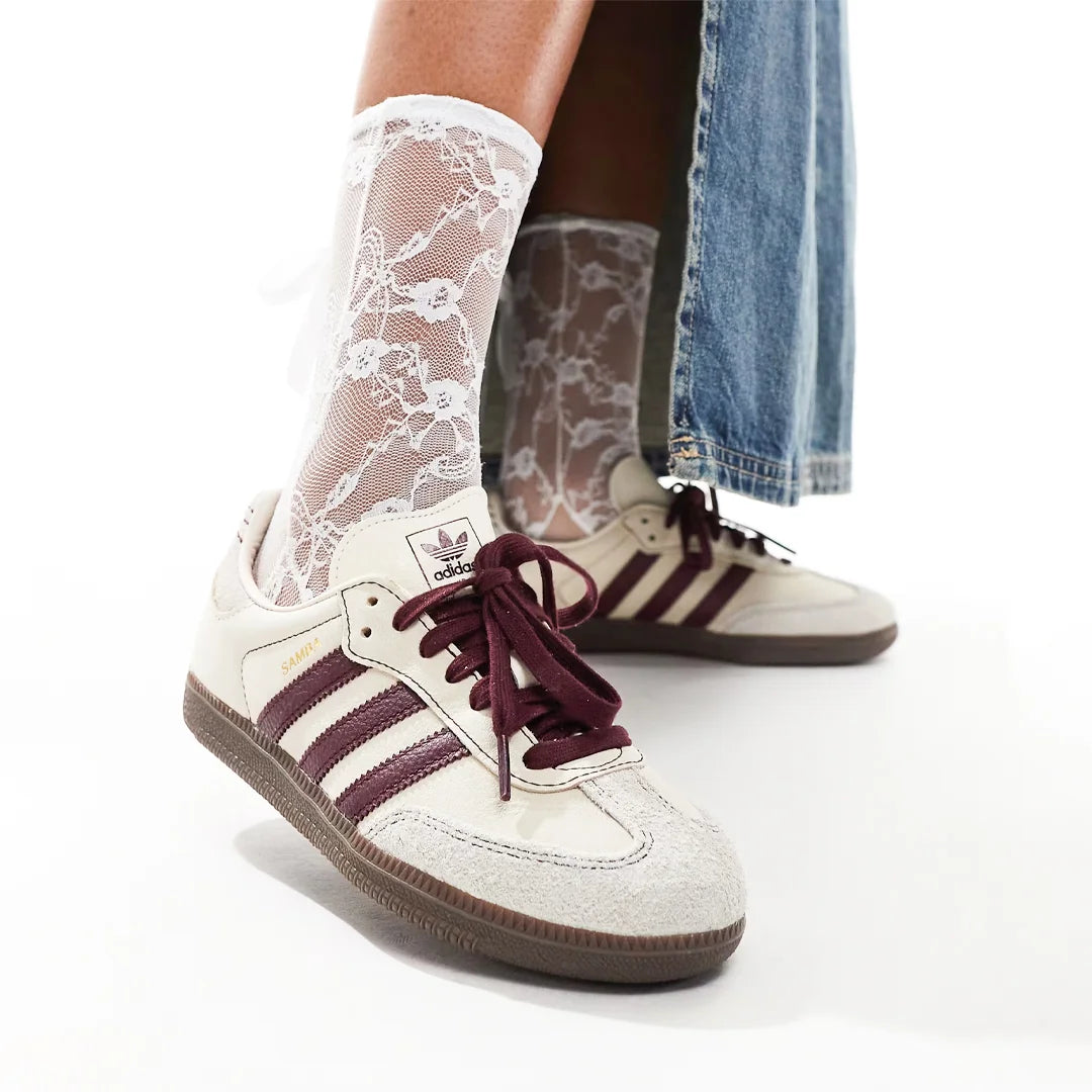 سنيكرز نسائي Adidas Samba بتفاصيل خمري – تصميم كلاسيكي وأنيق